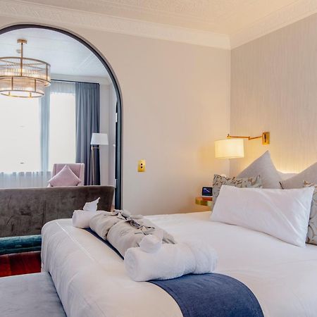 Tattersalls Hotel 아미데일 외부 사진